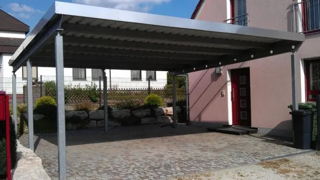 Individuell gestaltete Carports aus Stahl / Edelstahl